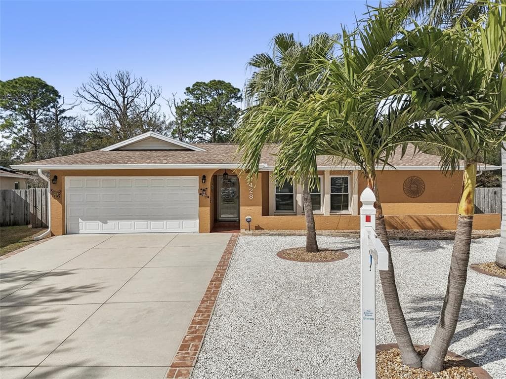 8428 PARKWOOD BOULEVARD SEMINOLE, FL 33777