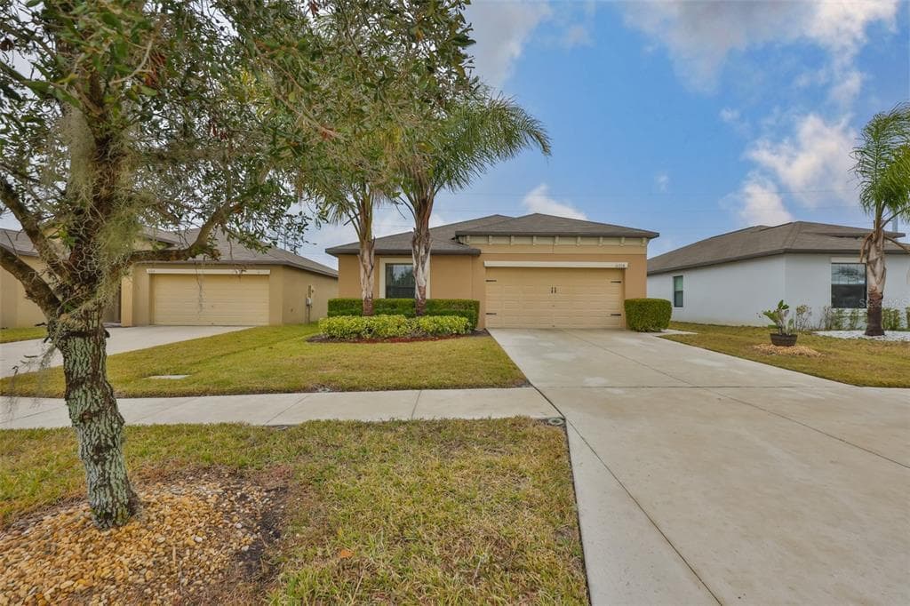 11218 LELAND GROVES DRIVE RIVERVIEW, FL 33579