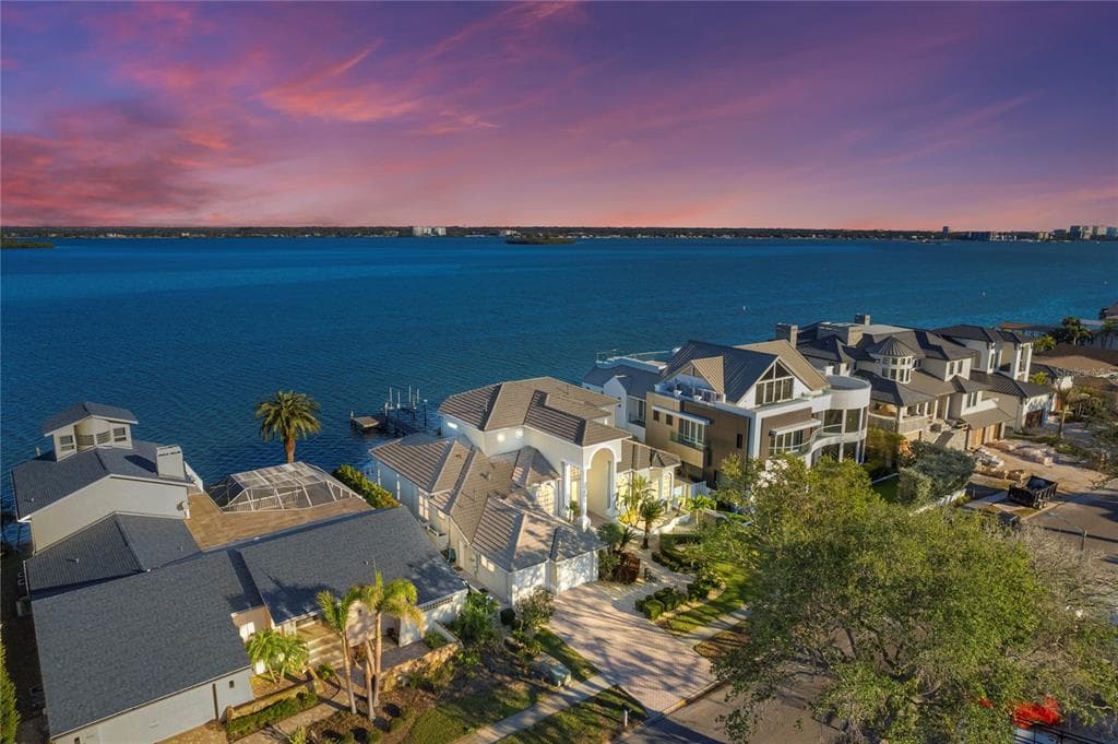 843 HARBOR ISLAND