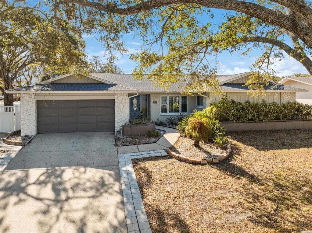 1695 HONEYBEAR LANE DUNEDIN, FL 34698