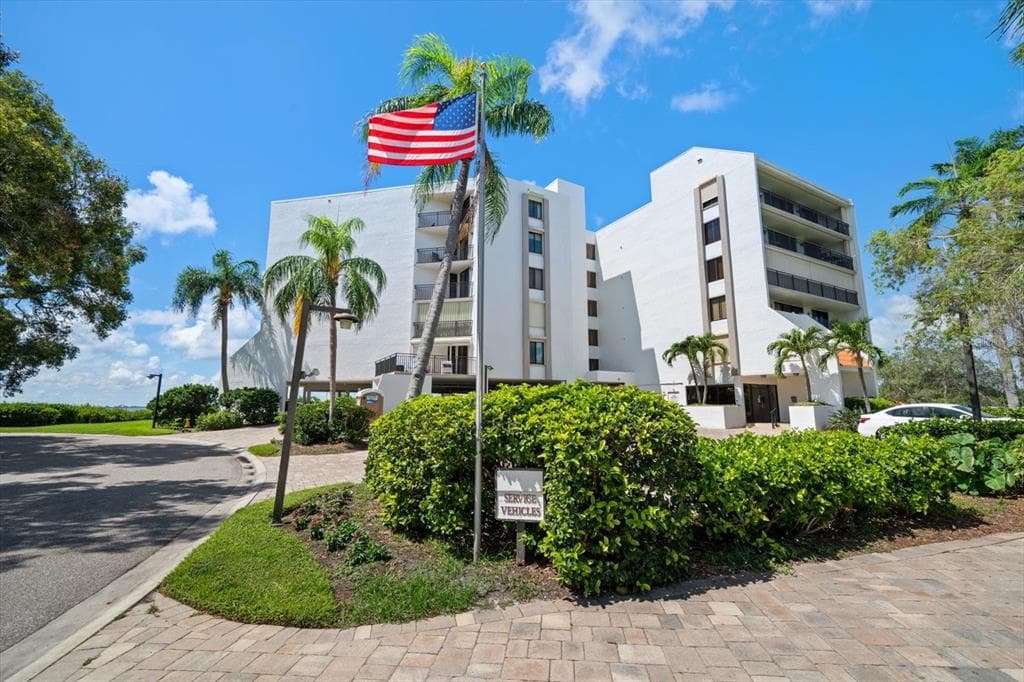 5700 ESCONDIDA BOULEVARD S UNIT 302