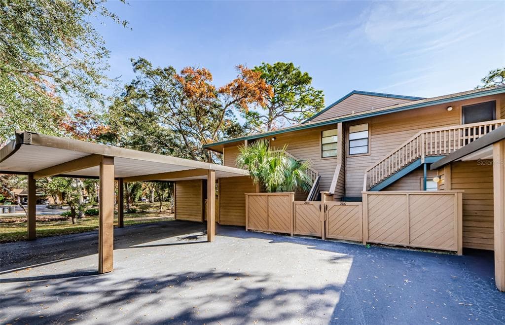 204 LENNOX ROAD W PALM HARBOR, FL 34683