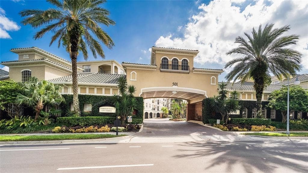 501 KNIGHTS RUN AVENUE UNIT 1222 TAMPA, FL 33602