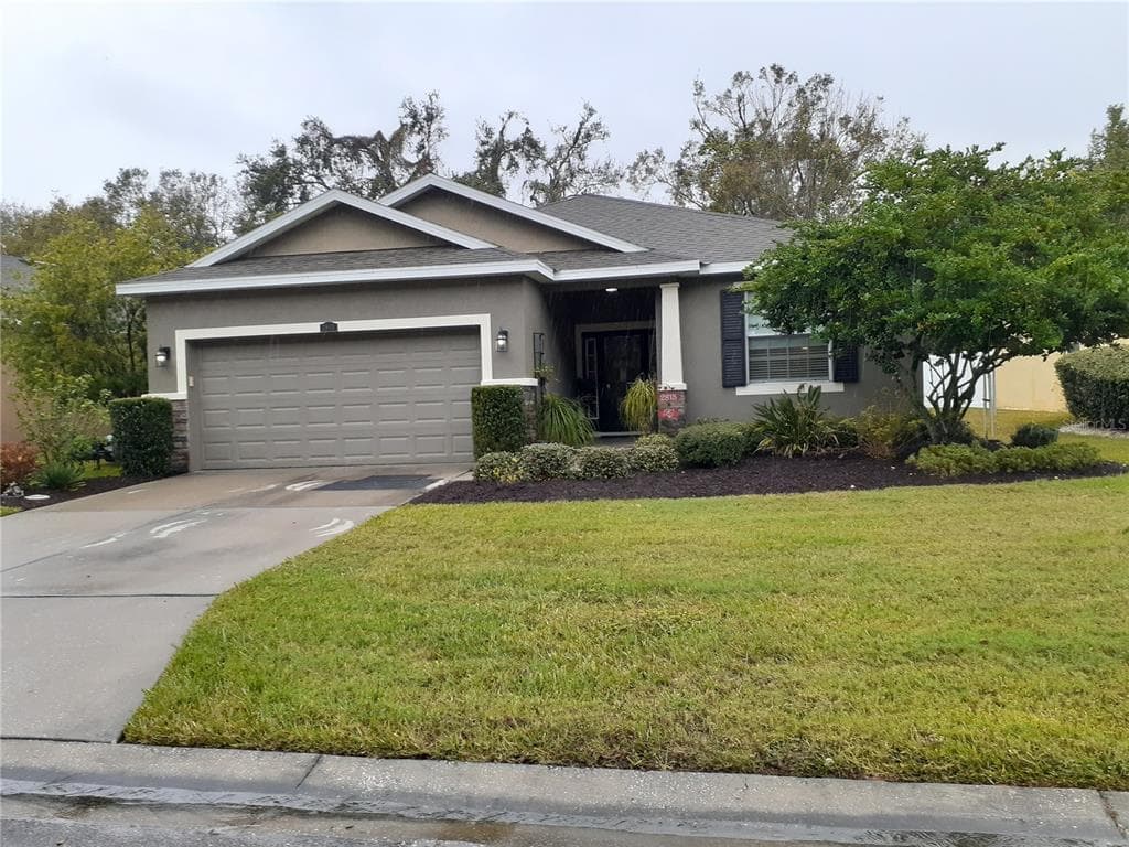 2815 HOLLY BLUFF COURT
