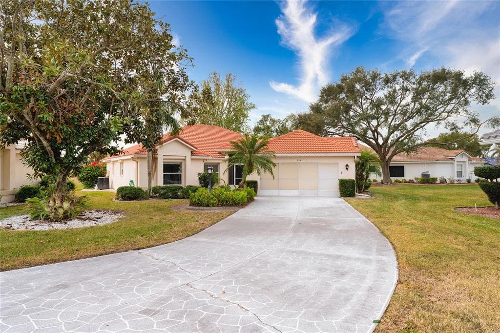 936 KINGS BOULEVARD SUN CITY CENTER, FL 33573