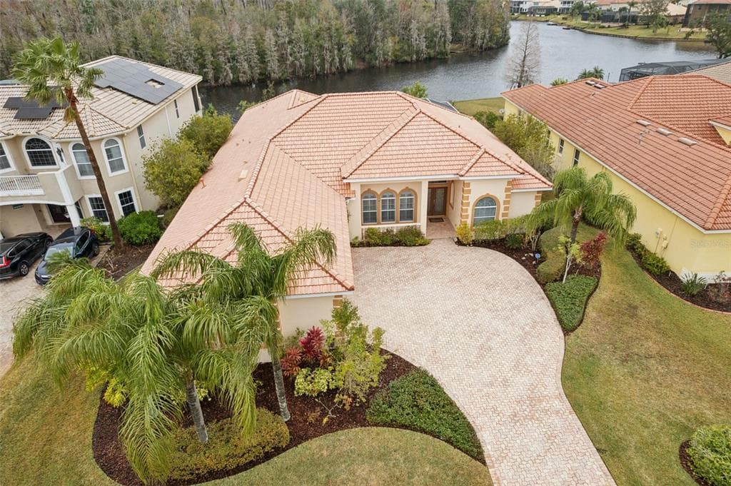 10553 BERMUDA ISLE DRIVE TAMPA, FL 33647