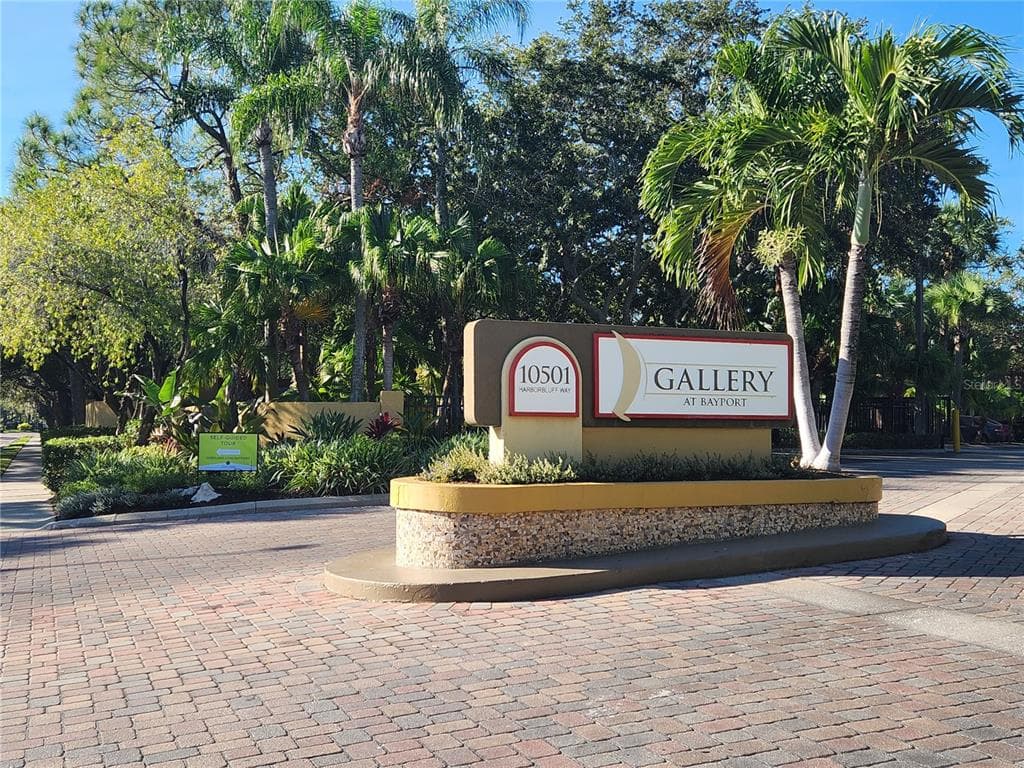 5542 BAYWATER DRIVE TAMPA, FL 33615