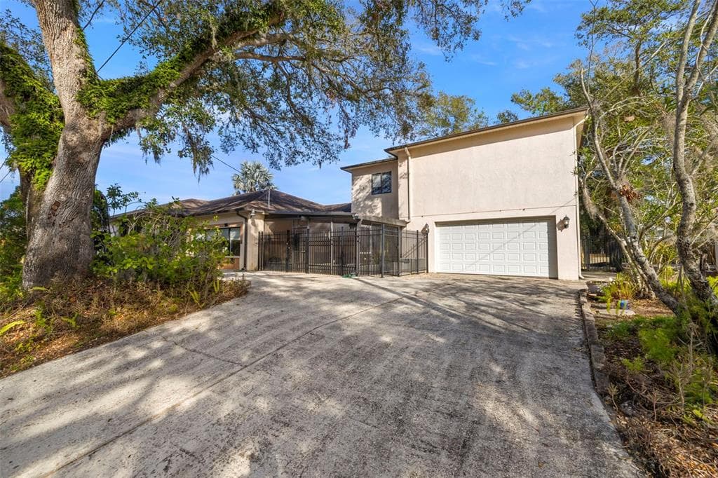 1110 W CORAL STREET