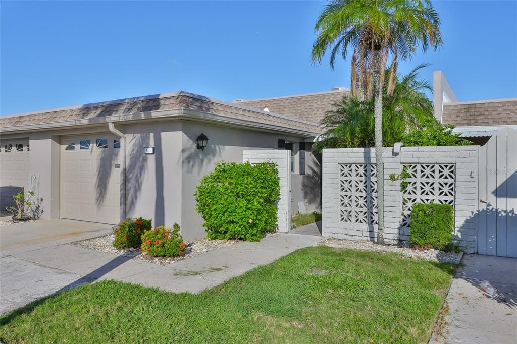 439 BOCA CIEGA POINT BOULEVARD N