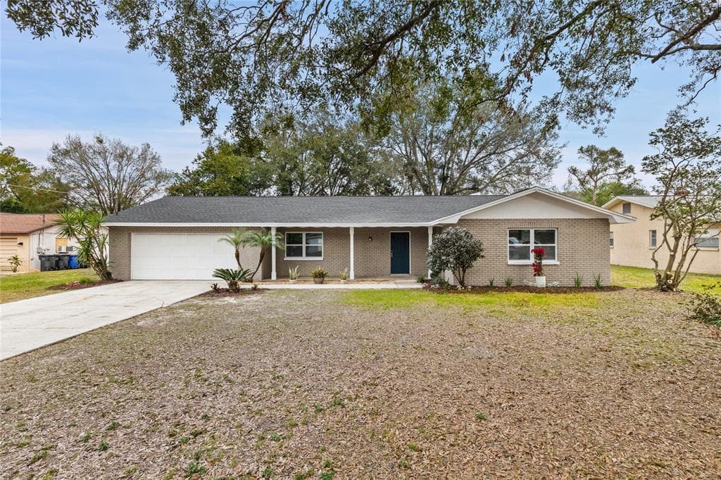 8706 ELMDALE PLACE TAMPA, FL 33637