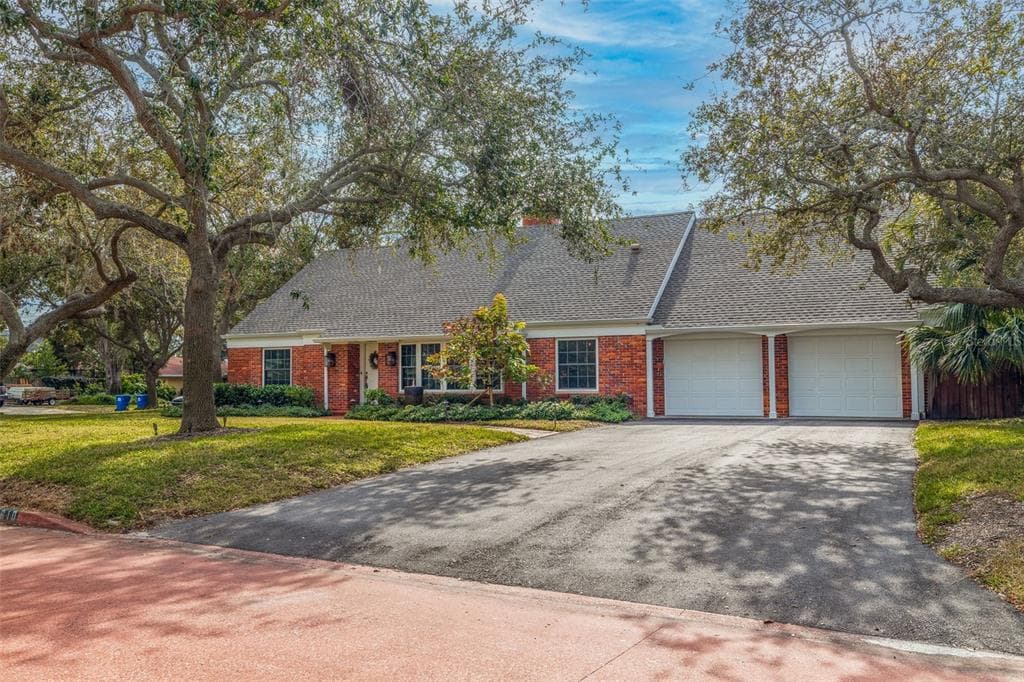 1610 SERPENTINE DRIVE S ST PETERSBURG, FL 33712