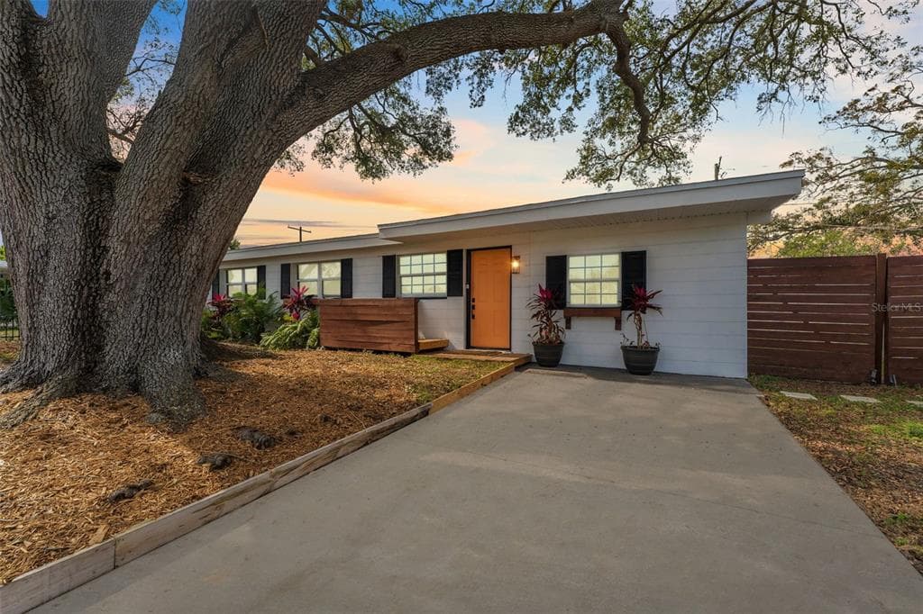 1707 DARLINGTON DRIVE TAMPA, FL 33619