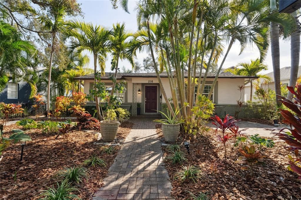 216 23RD AVENUE N ST PETERSBURG, FL 33704