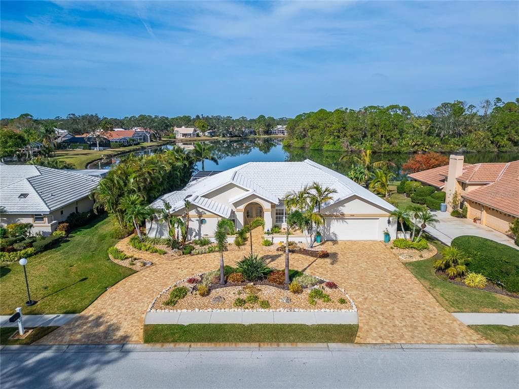 7566 LINKS COURT SARASOTA, FL 34243