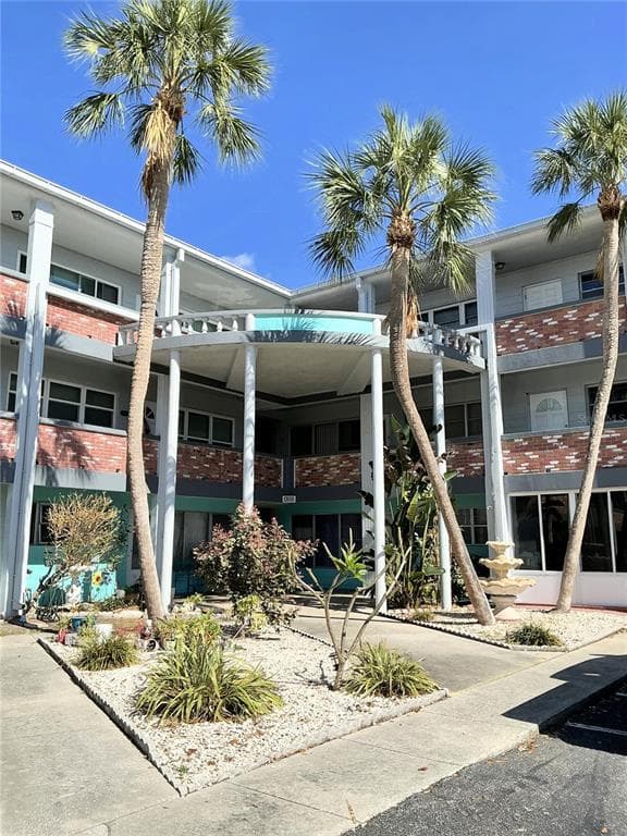 4300 58TH STREET N UNIT 1909 KENNETH CITY, FL 33709