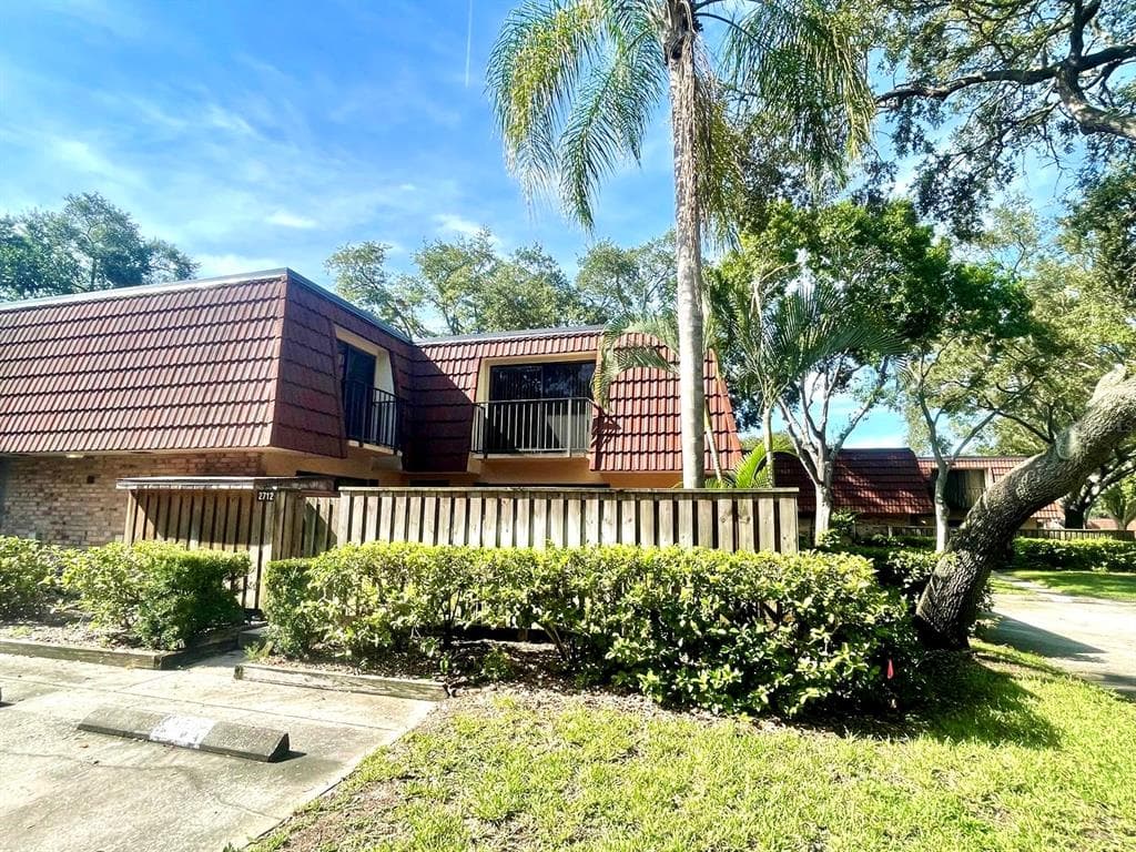 2747 5TH CT PALM HARBOR, FL 34684