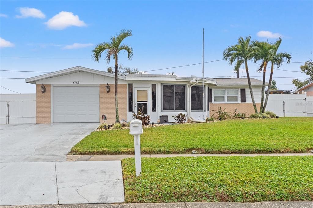 5152 VICTORIA LANE HOLIDAY, FL 34690