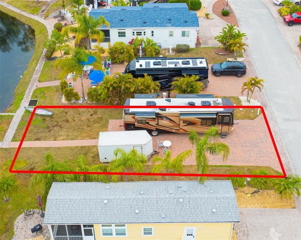 6940 AMANDA VISTA CIRCLE LAND O LAKES, FL 34637