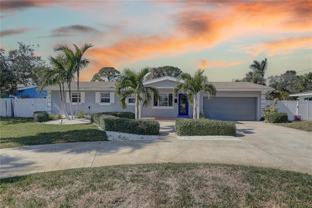 4440 HUNTINGTON STREET NE ST PETERSBURG, FL 33703