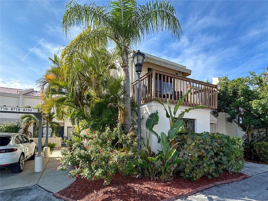 8720 COVE COURT