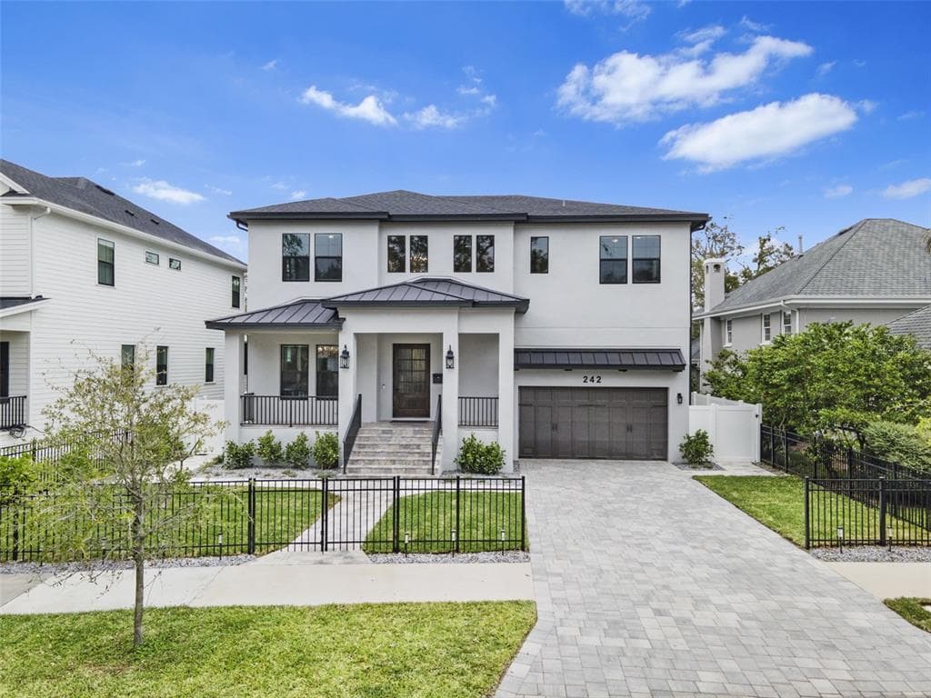 242 ESTADO WAY NE ST PETERSBURG, FL 33704