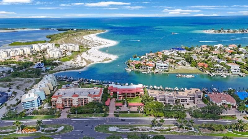 1060 PINELLAS BAYWAY S UNIT 103 ST PETERSBURG, FL 33715