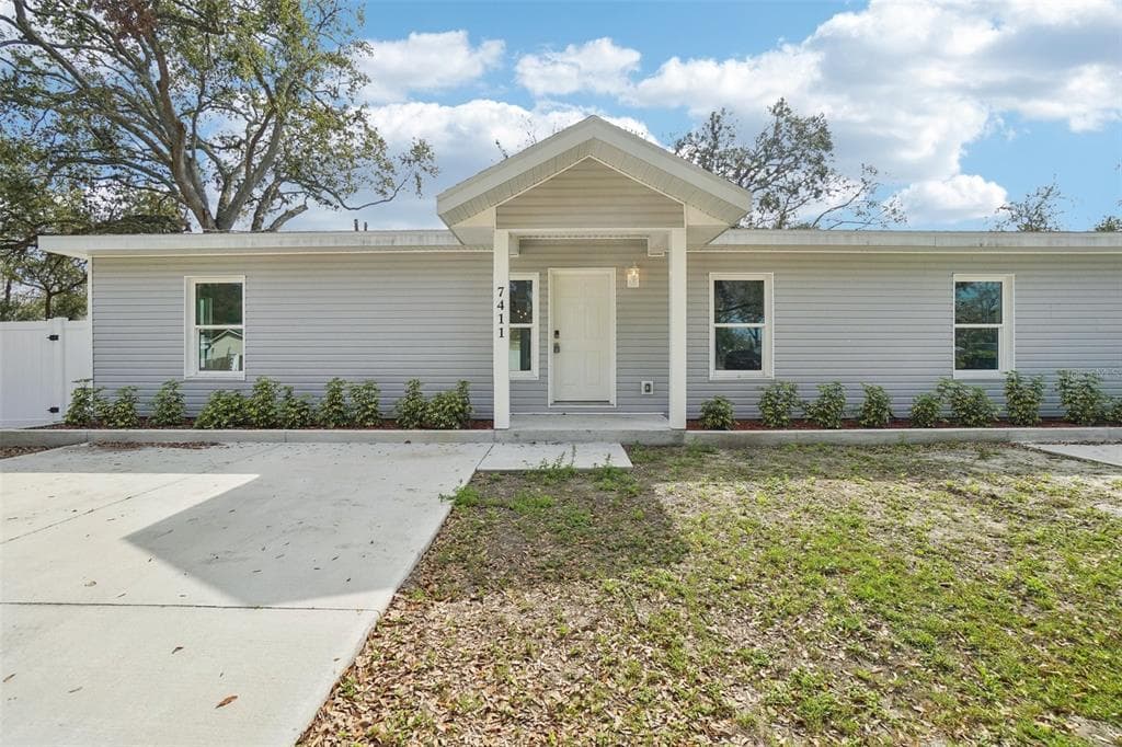 7409 & 7411 E 23RD AVENUE TAMPA, FL 33619