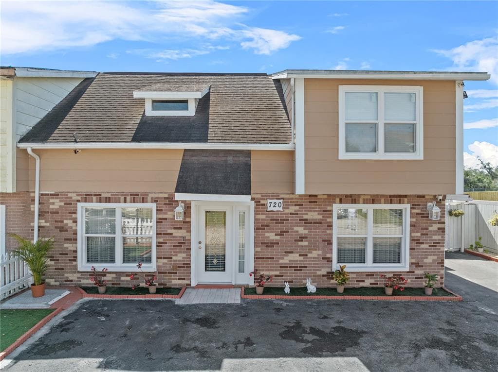 720 GASPARINO COURT SEFFNER, FL 33584