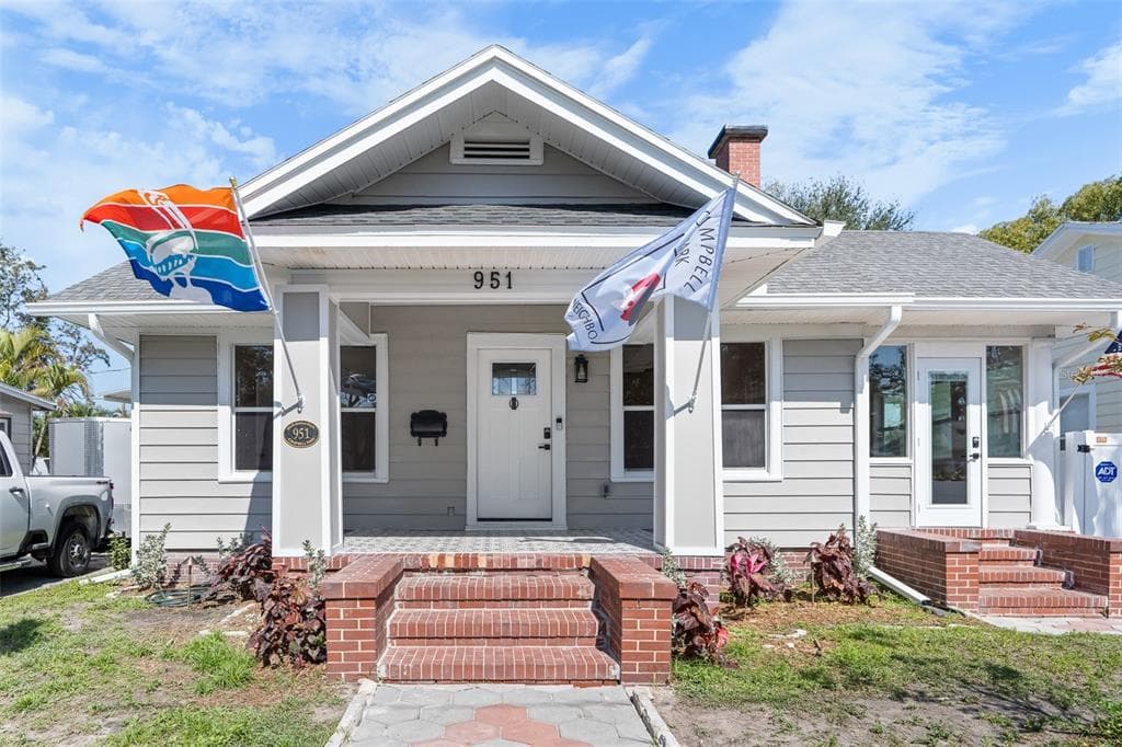 951 9TH AVENUE S ST PETERSBURG, FL 33705
