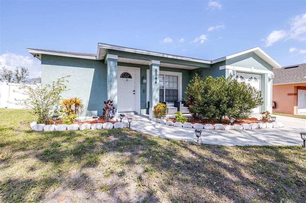 8544 LAZY RIVER DRIVE TAMPA, FL 33617