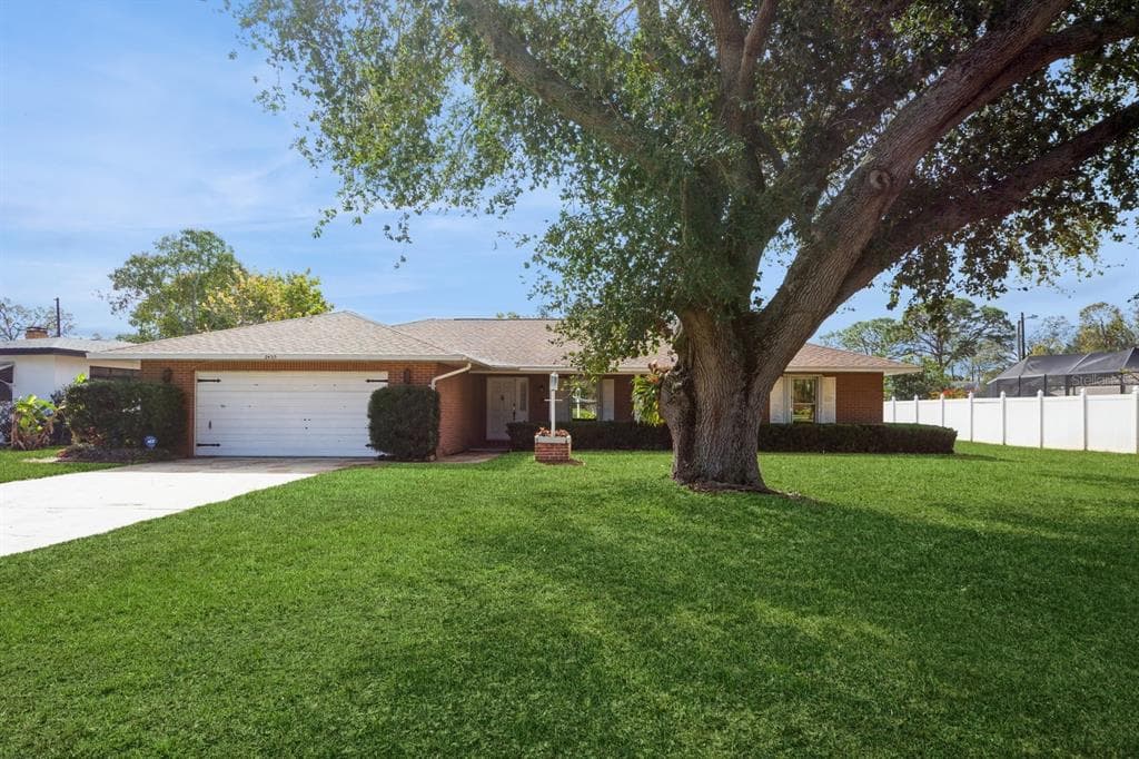 2430 CATALONIA WAY S ST PETERSBURG, FL 33712