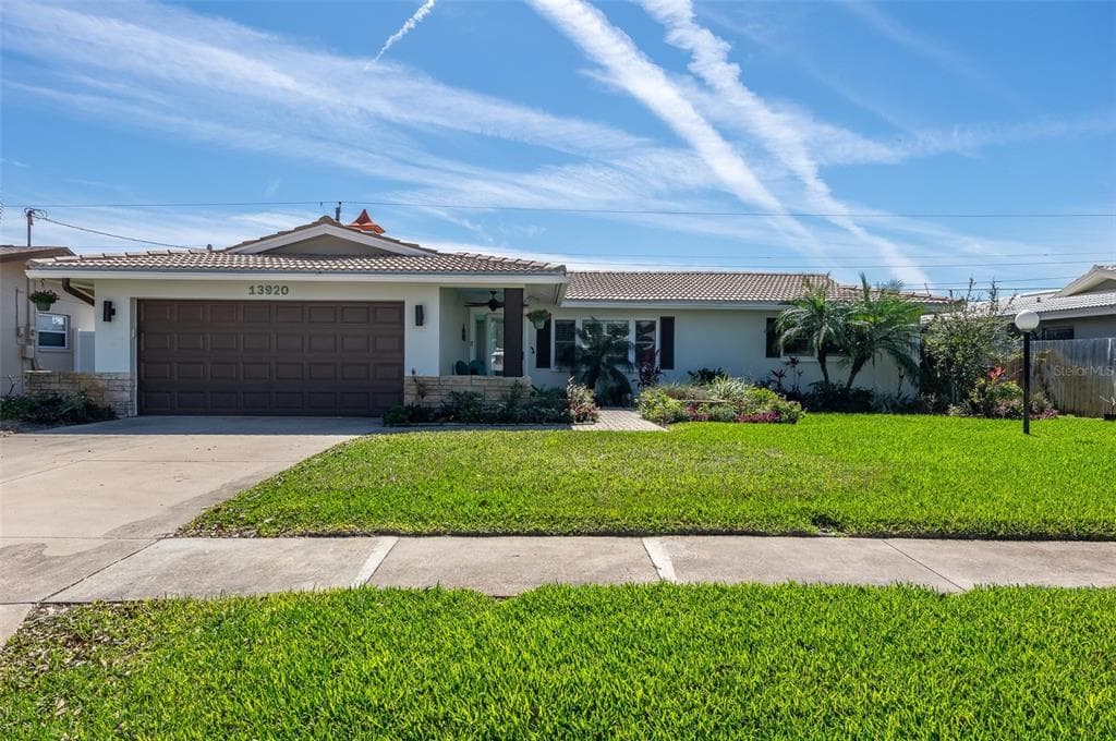 13920 PINECREST DRIVE LARGO, FL 33774