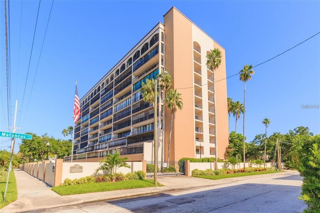 3211 W SWANN AVENUE UNIT 210 TAMPA, FL 33609