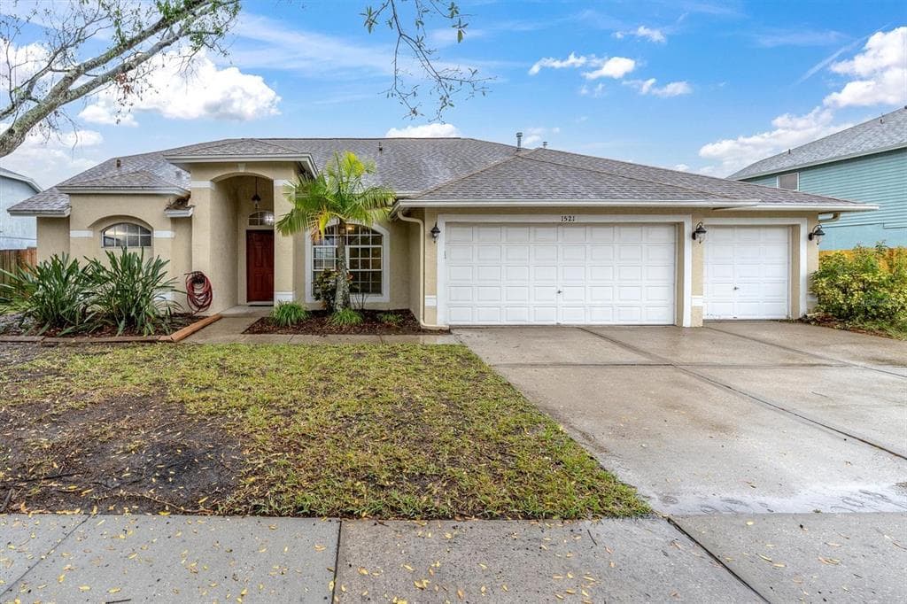 1521 LEDGESTONE DRIVE
