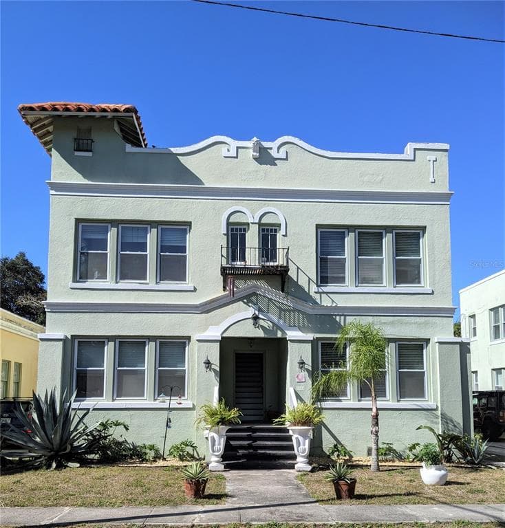 2006 JACKSON STREET N UNIT 3 ST PETERSBURG, FL 33704