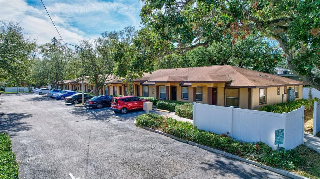 966 22ND AVENUE S UNIT 107 ST PETERSBURG, FL 33705