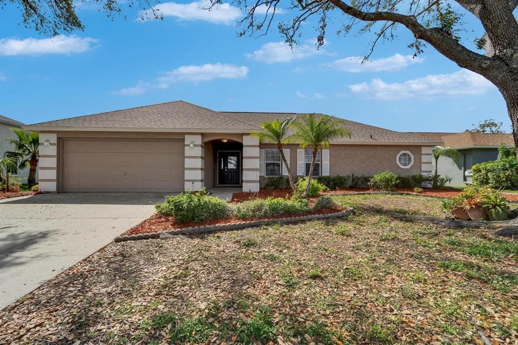 1405 QUEENSBURY AVENUE VALRICO, FL 33596