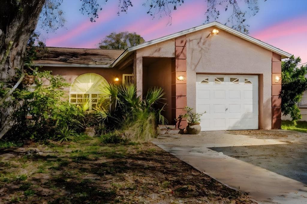 6585 86TH AVENUE N PINELLAS PARK, FL 33782