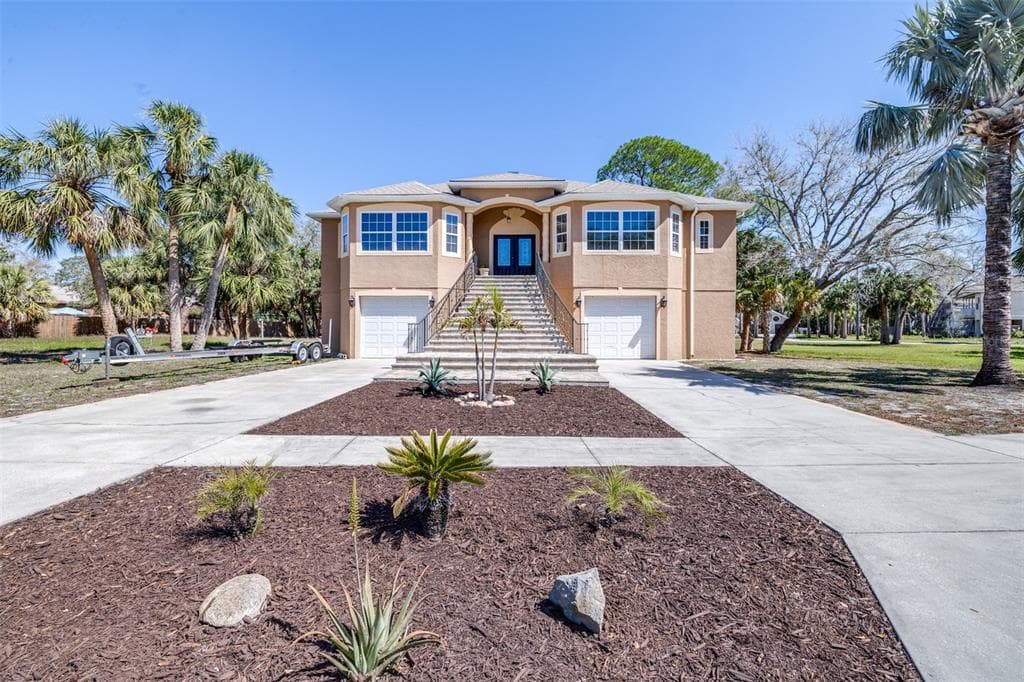 733 SEMINOLE BOULEVARD TARPON SPRINGS, FL 34689
