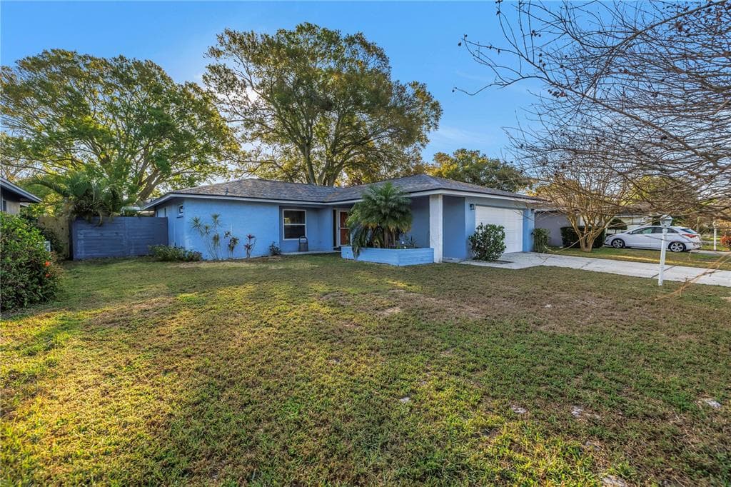 2552 BRAMBLEWOOD DRIVE W CLEARWATER, FL 33763