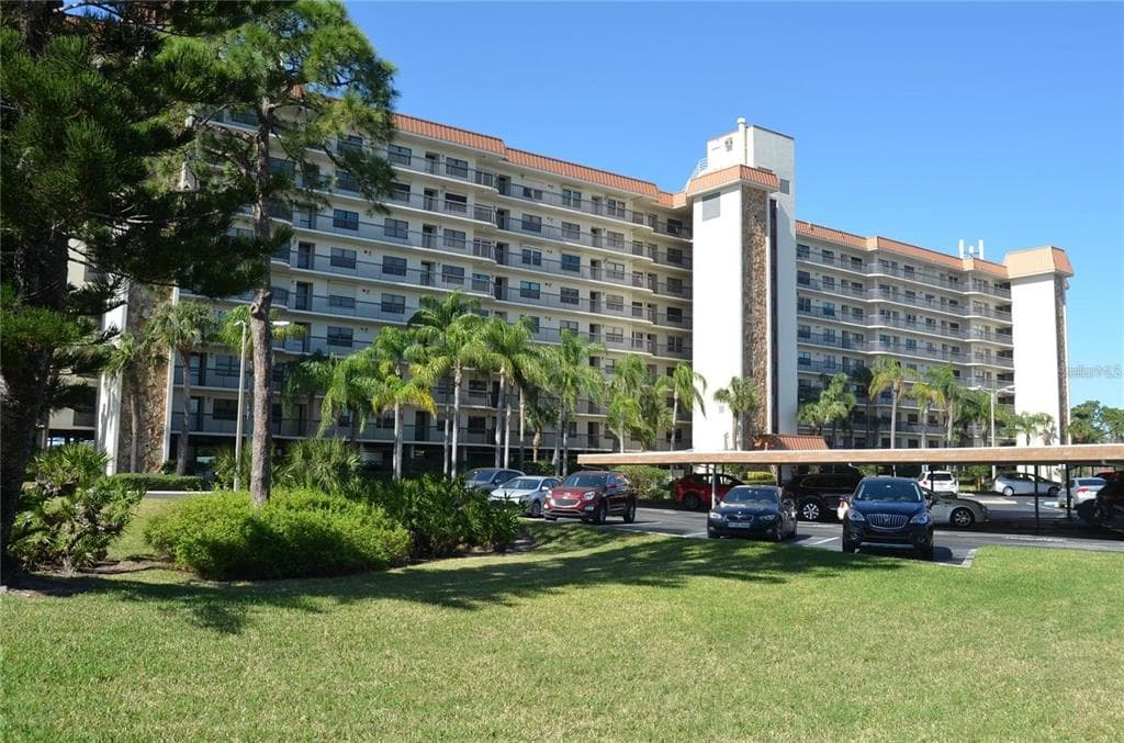 5400 PARK STREET N UNIT 200 ST PETERSBURG, FL 33709
