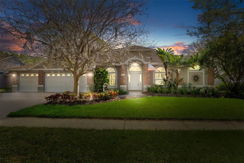 17807 CRYSTAL COVE PLACE LUTZ, FL 33548