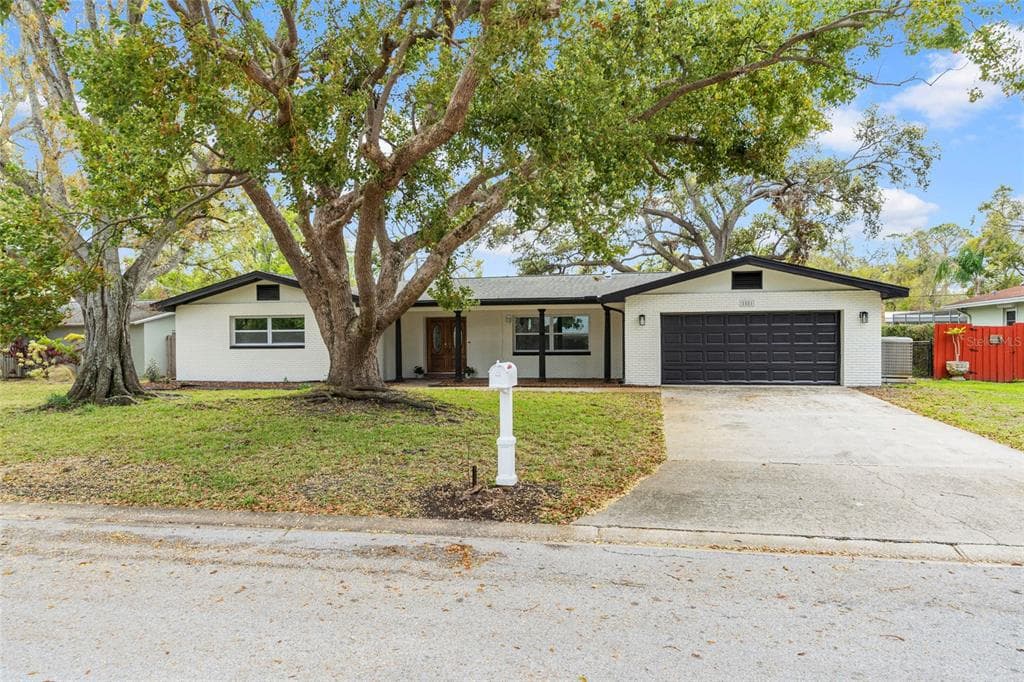 1881 OAK PARK DRIVE N