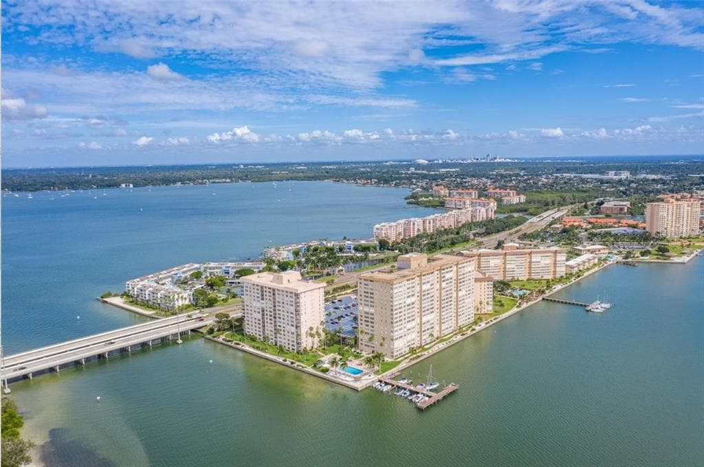 5200 BRITTANY DR. S UNIT 706 ST PETERSBURG, FL 33715