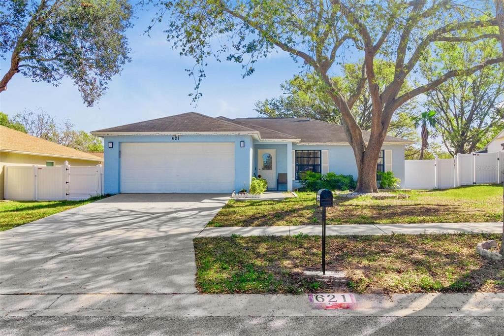 621 CHILT DRIVE BRANDON, FL 33510