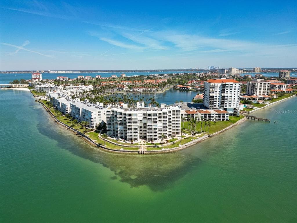 6105 BAHIA DEL MAR CIRCLE UNIT 487 ST PETERSBURG, FL 33715