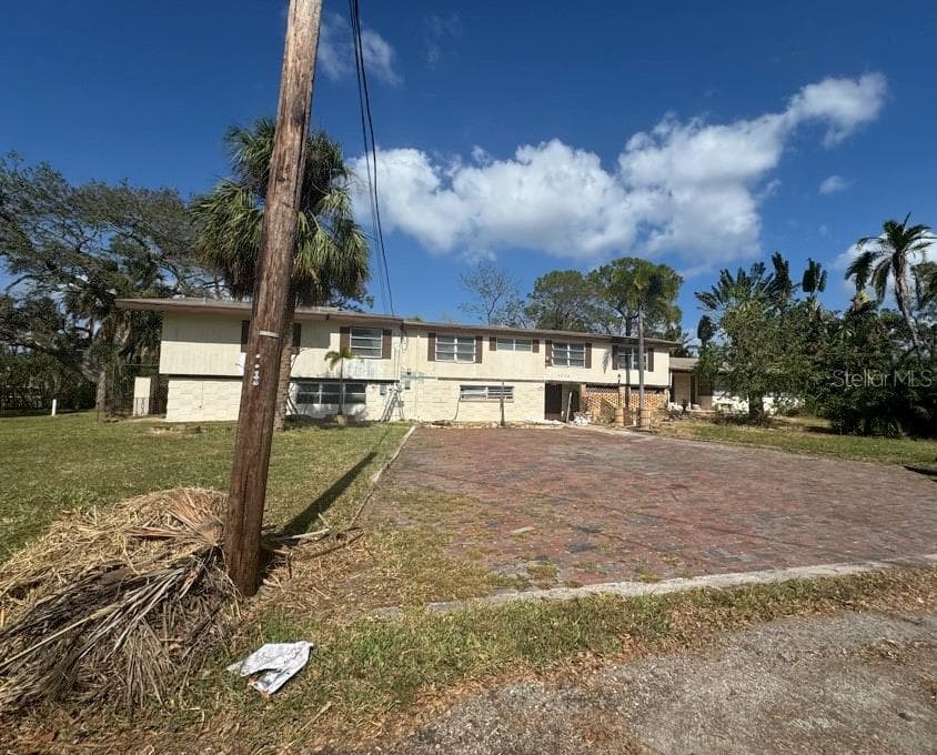 4628 CYPRESS WAY S