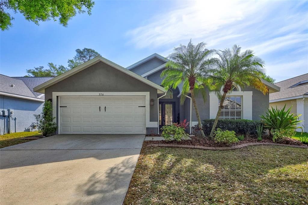 5716 HAWKLAKE ROAD LITHIA, FL 33547