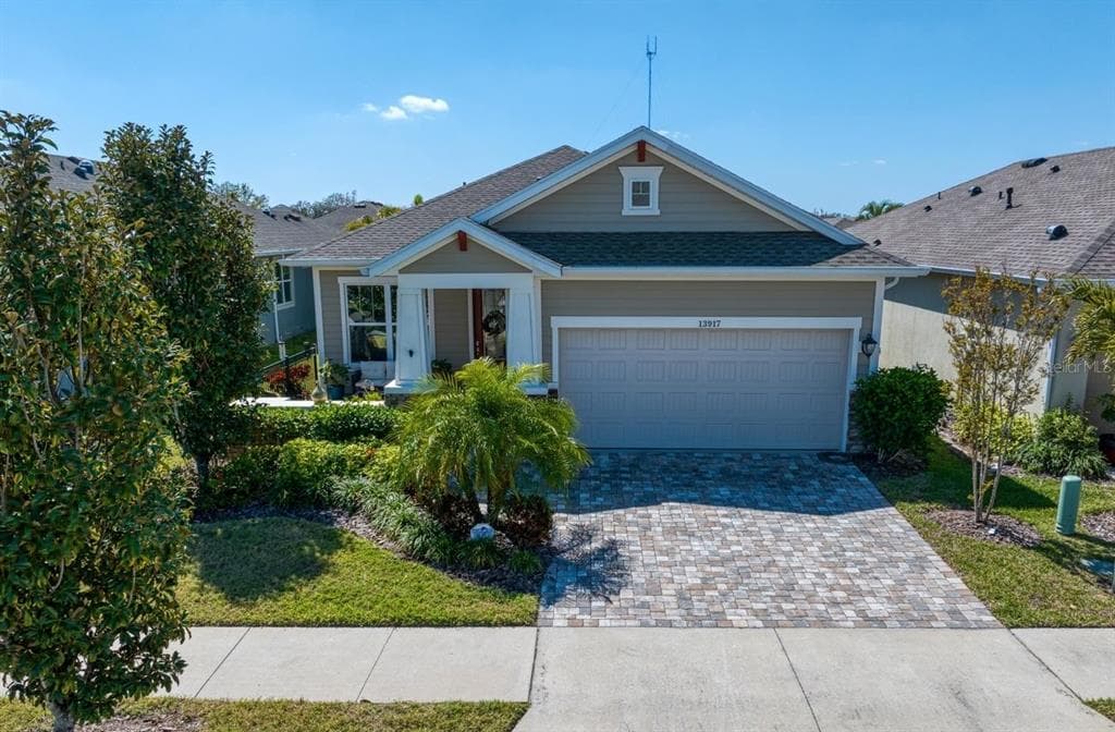 13917 KINGFISHER GLEN DRIVE LITHIA, FL 33547