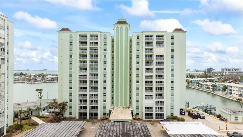 400 64TH AVENUE UNIT 305 ST PETE BEACH, FL 33706